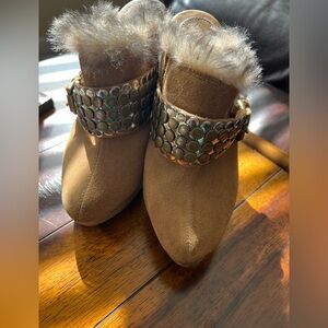 Michael Kors Tan women's  Boots clogs with Fur and Gold Accents